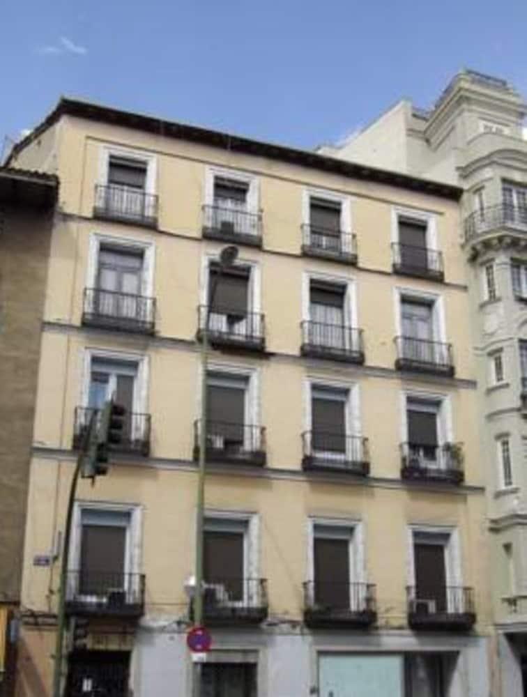 Hostal Rivera - Atocha Madrid Exterior photo