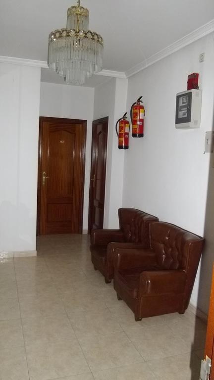 Hostal Rivera - Atocha Madrid Exterior photo